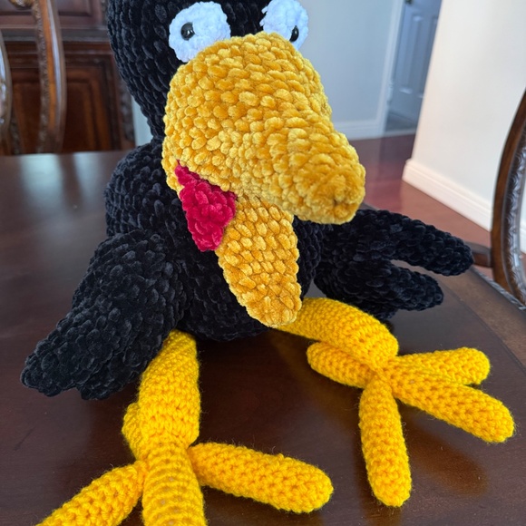 Velvet soft squished crocheted black bird door stop - Picture 5 of 6